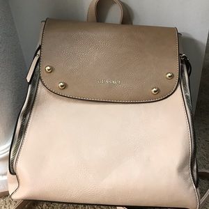 Selling 1 backpack and 2 handbags.